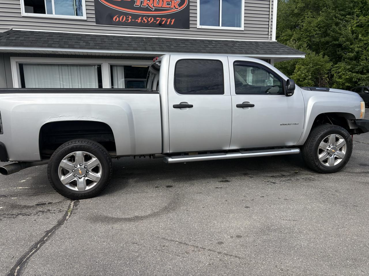 Chevrolet Silverado 2500HD LT Crew Cab 4WD 2011