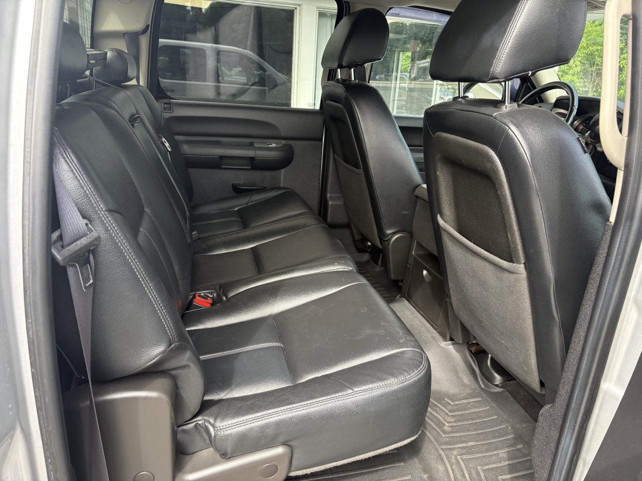 Chevrolet Silverado 2500HD LT Crew Cab 4WD 2011