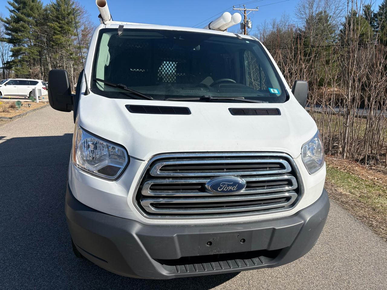 Ford Transit 250 Van Low Roof 60/40 Pass.130-in. WB 2018