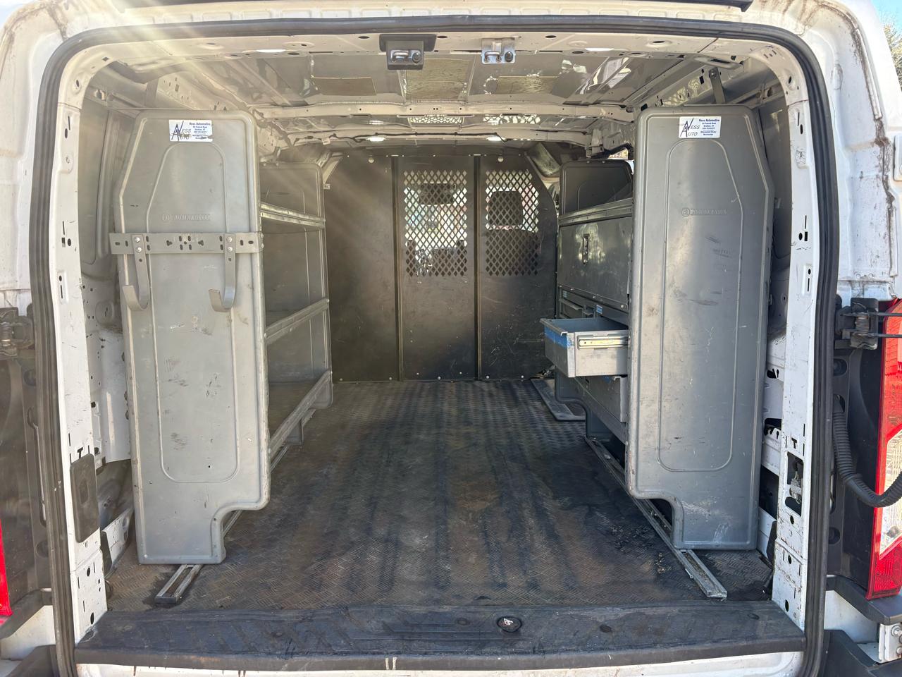 Ford Transit 250 Van Low Roof 60/40 Pass.130-in. WB 2018