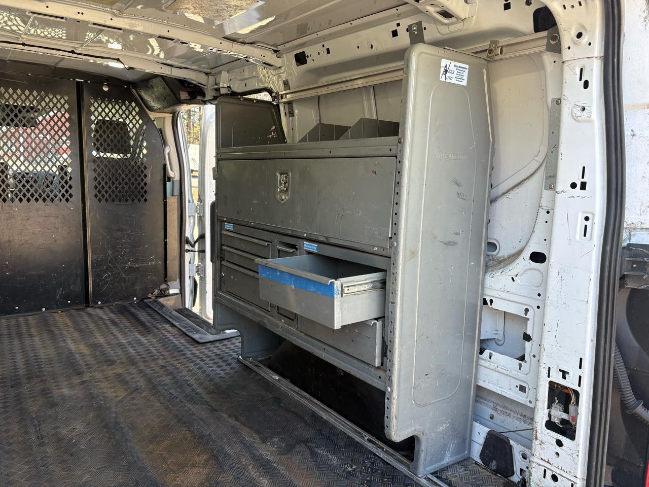 Ford Transit 250 Van Low Roof 60/40 Pass.130-in. WB 2018