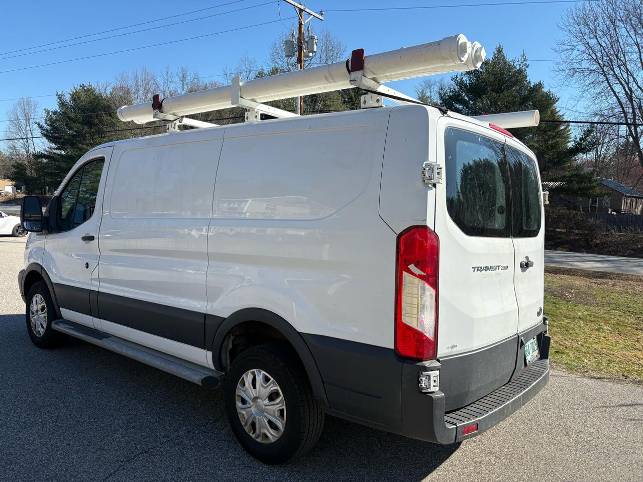 Ford Transit 250 Van Low Roof 60/40 Pass.130-in. WB 2018