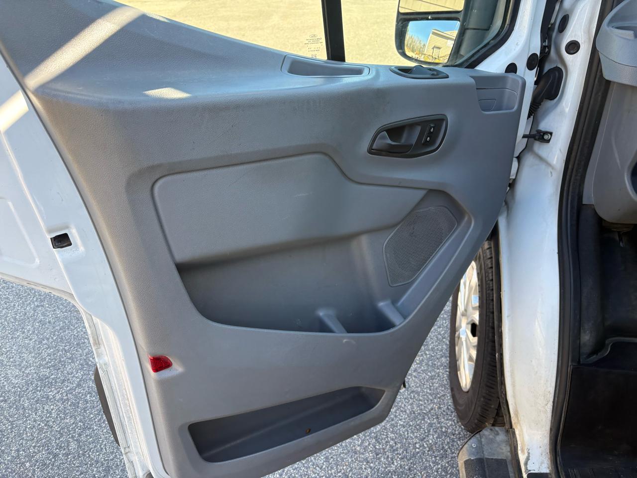 Ford Transit 250 Van Low Roof 60/40 Pass.130-in. WB 2018