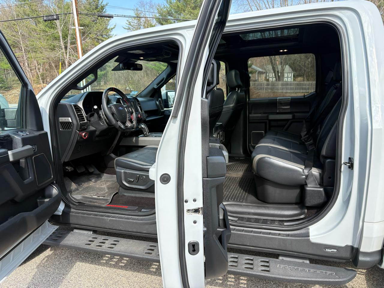 Ford F-150 Raptor SuperCrew 4WD 2017