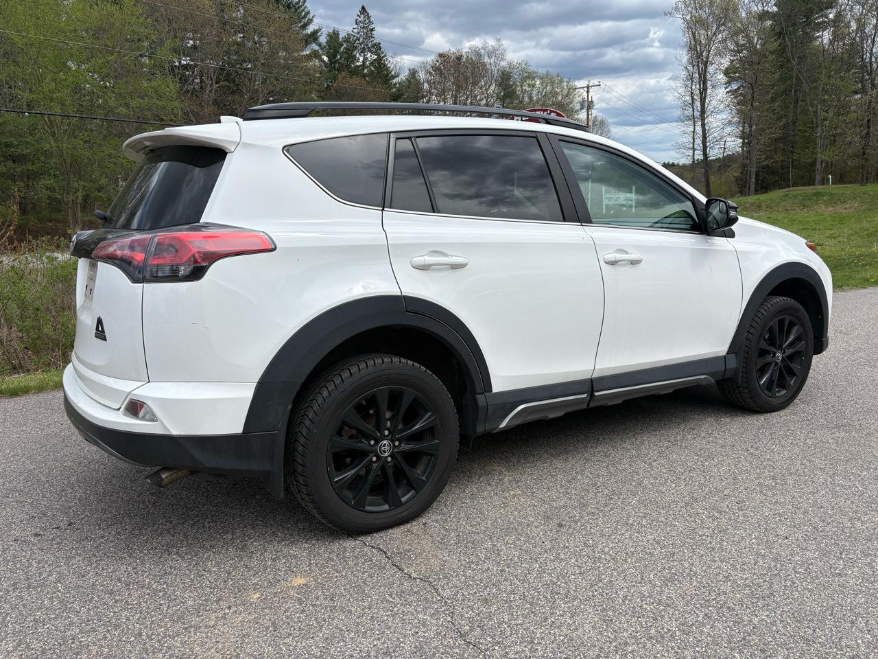 Toyota RAV4 XLE AWD 2018