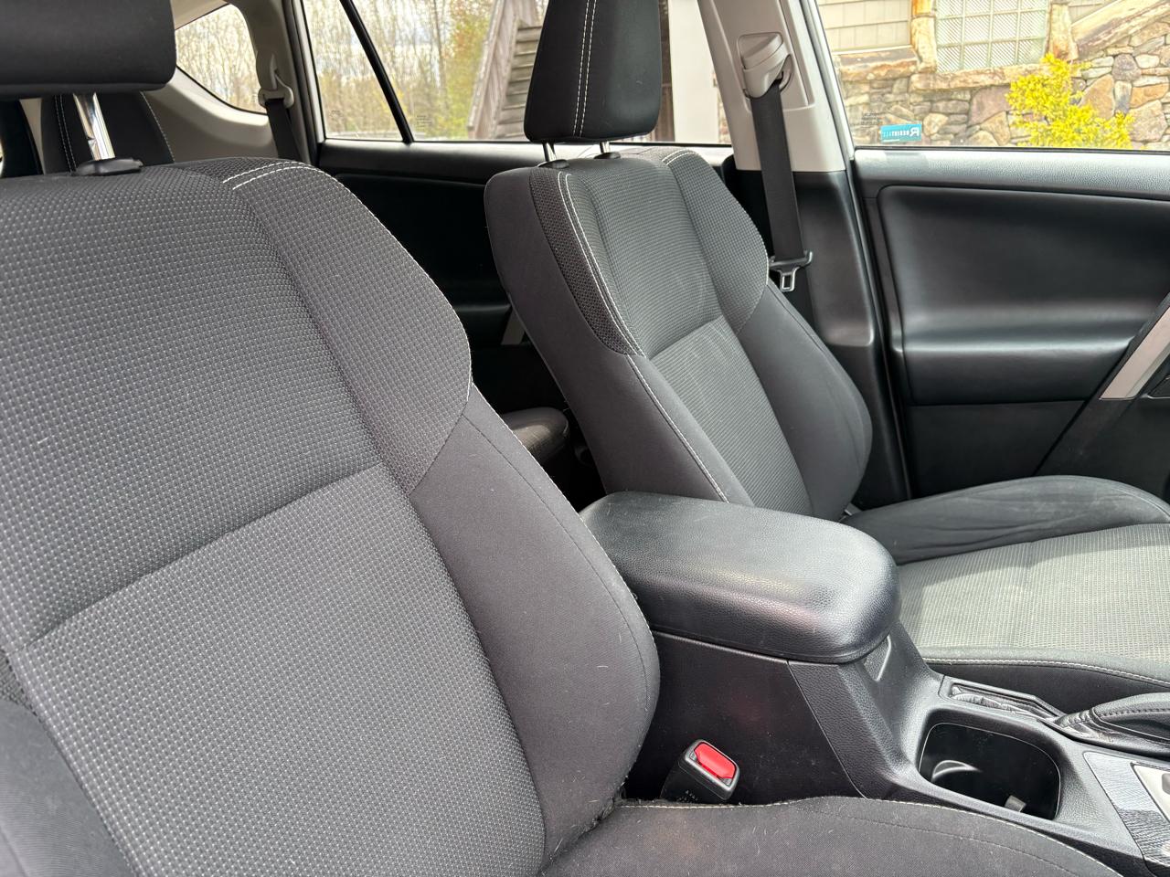 Toyota RAV4 XLE AWD 2018