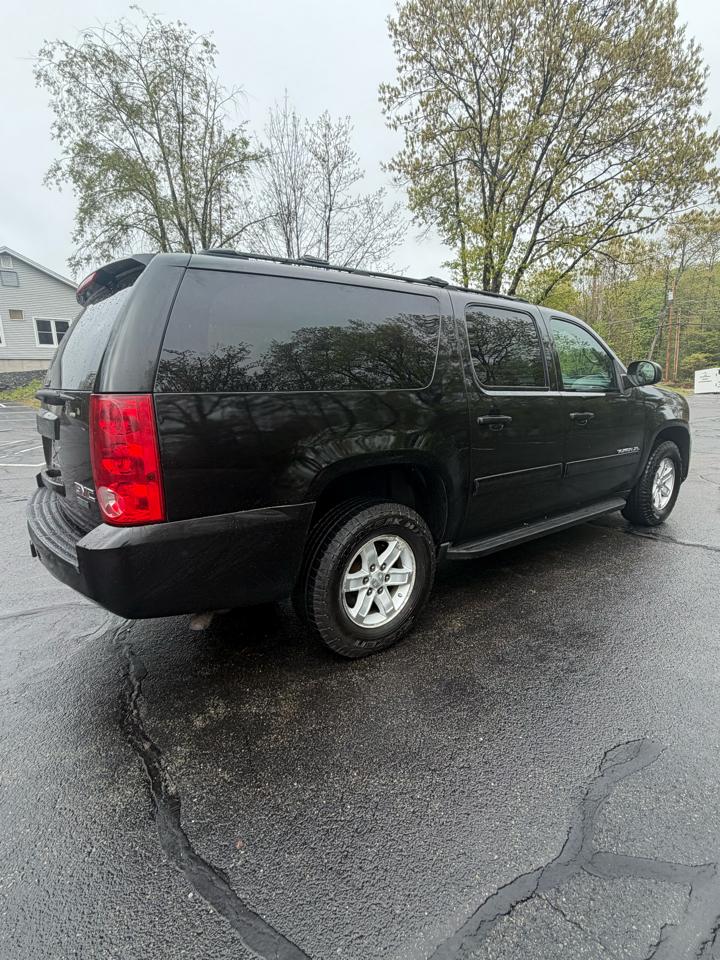 GMC Yukon XL SLE-1 1/2 Ton 4WD 2012