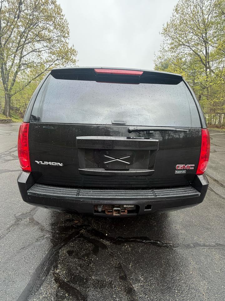 GMC Yukon XL SLE-1 1/2 Ton 4WD 2012