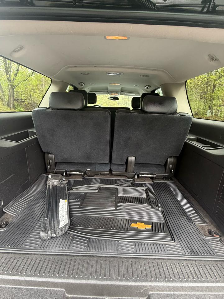 GMC Yukon XL SLE-1 1/2 Ton 4WD 2012