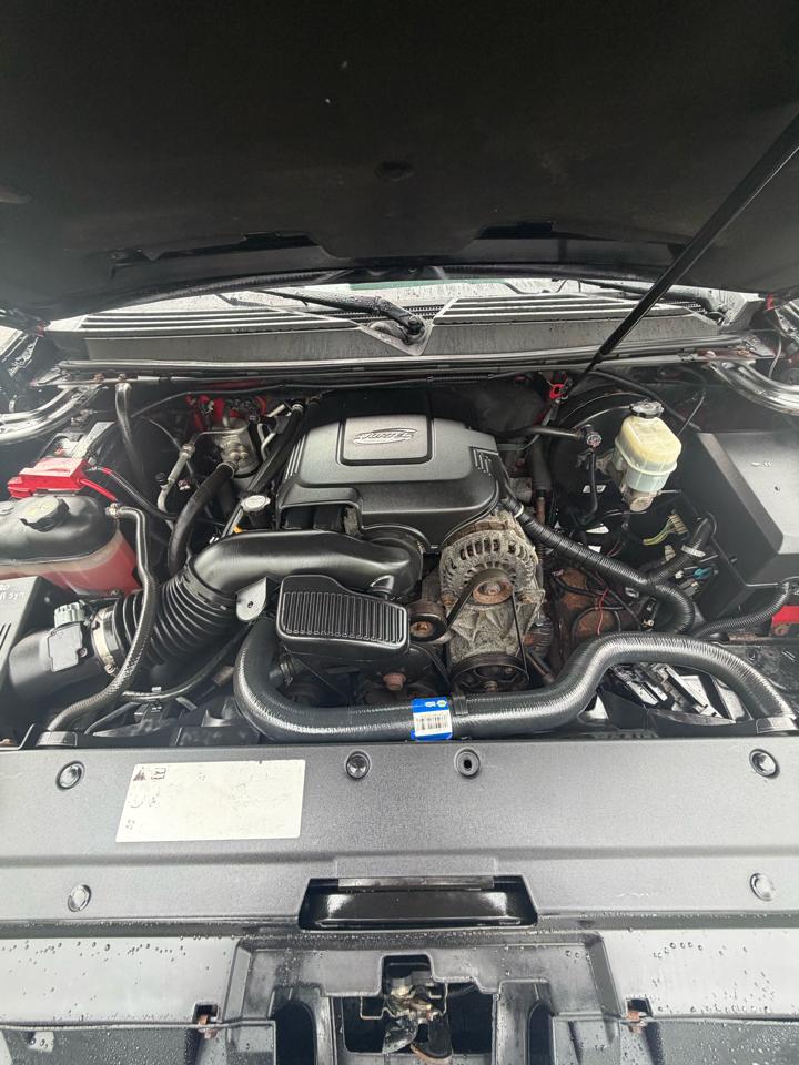 GMC Yukon XL SLE-1 1/2 Ton 4WD 2012