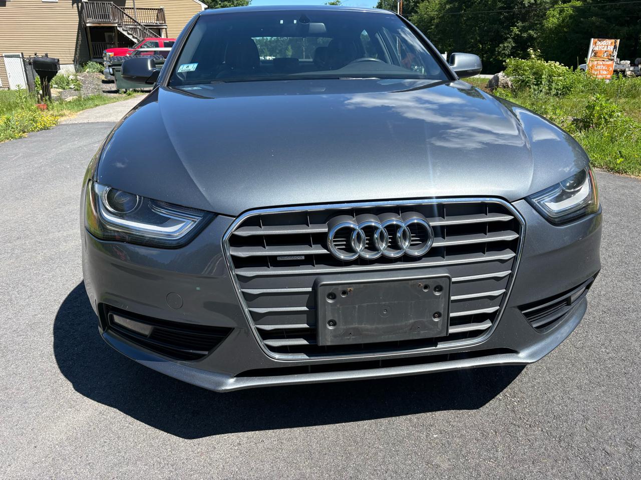 Audi A4 2.0T Premium Sedan quattro Manual 2013