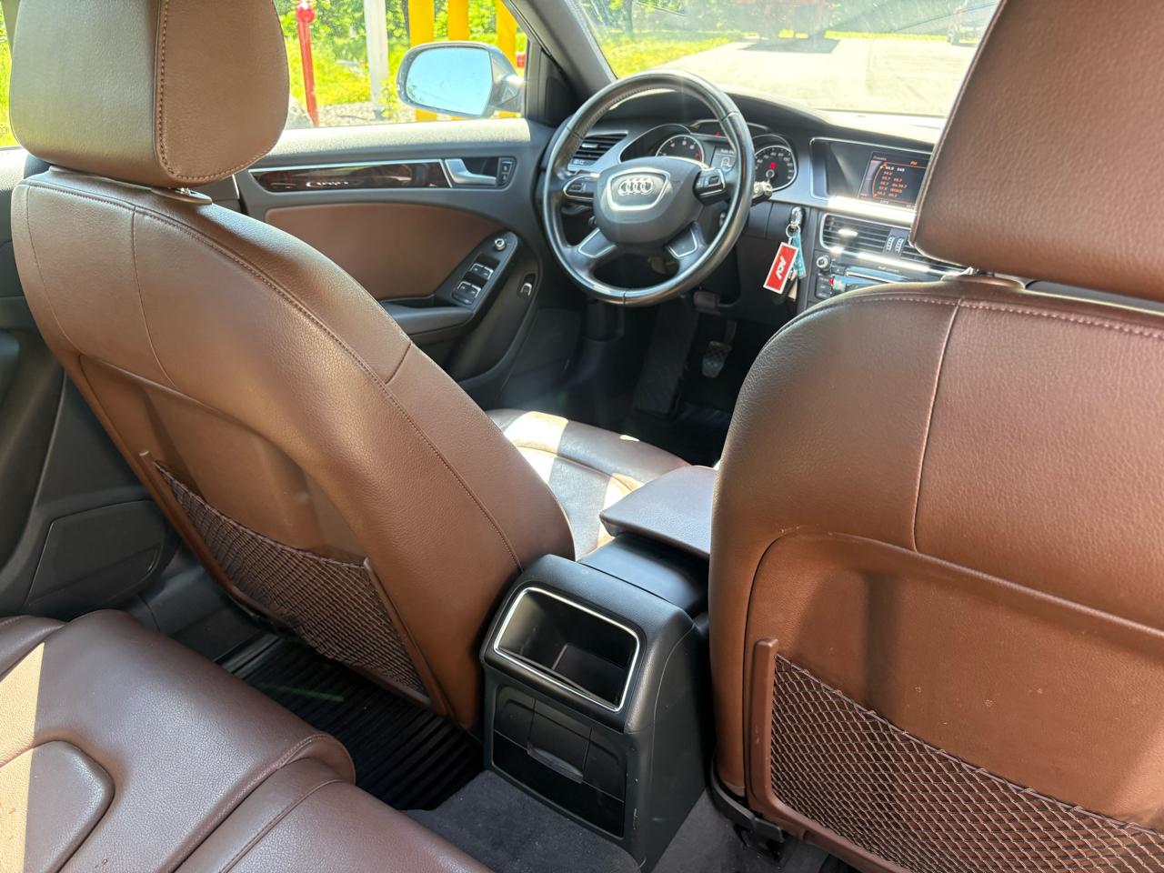 Audi A4 2.0T Premium Sedan quattro Manual 2013