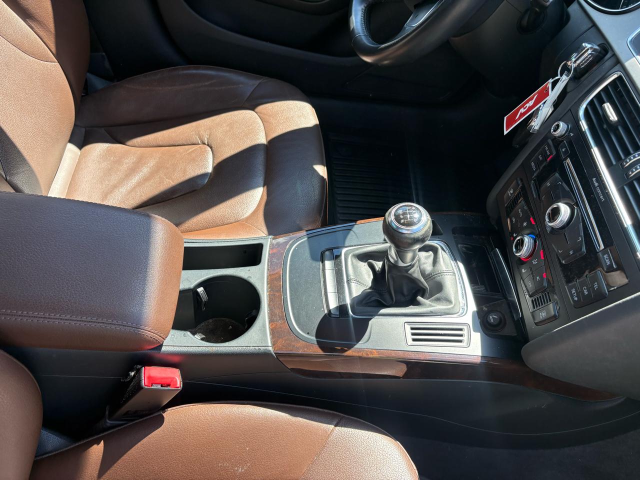 Audi A4 2.0T Premium Sedan quattro Manual 2013