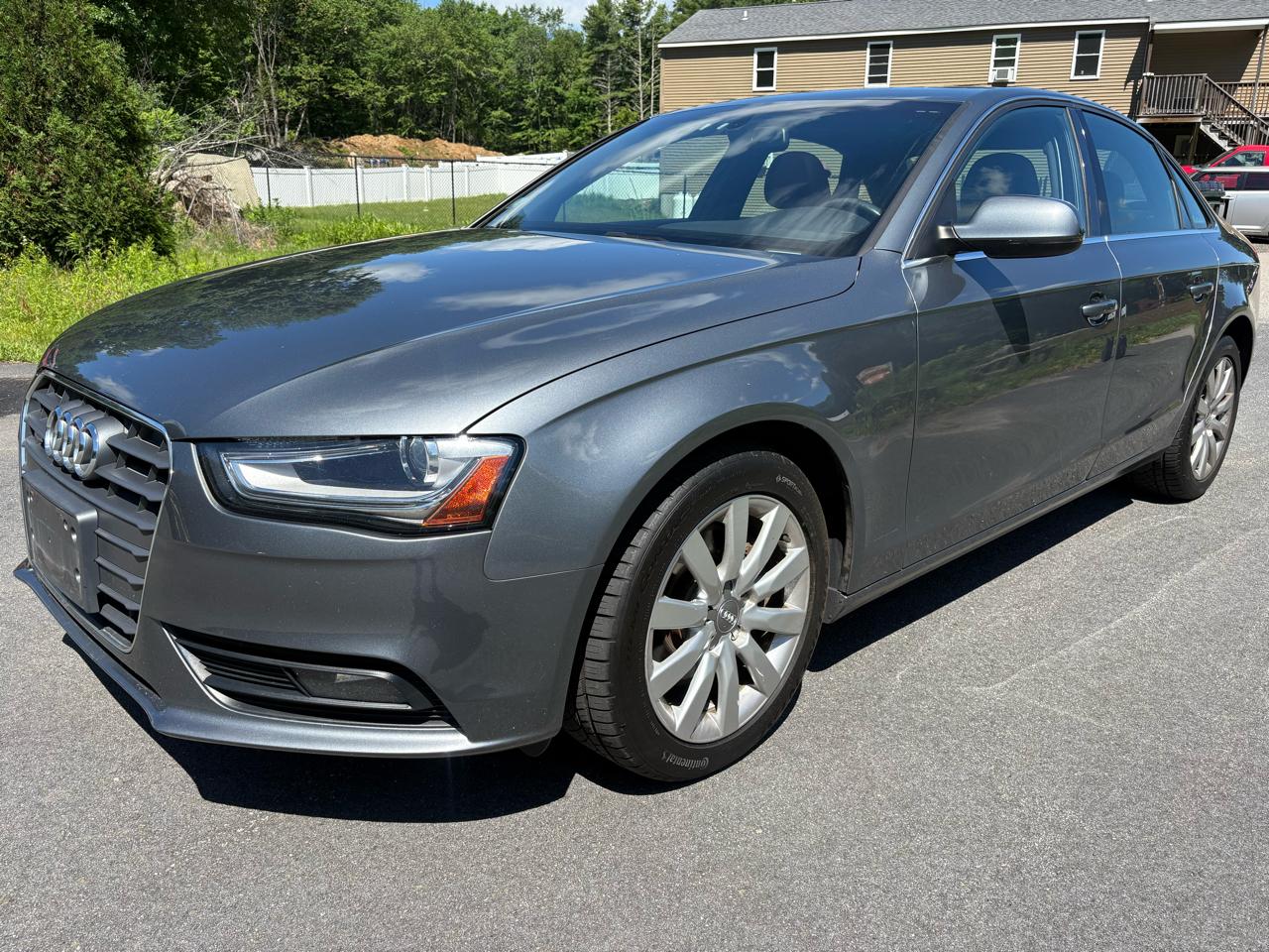 Audi A4 2.0T Premium Sedan quattro Manual 2013