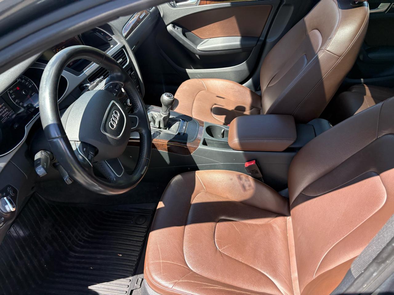 Audi A4 2.0T Premium Sedan quattro Manual 2013