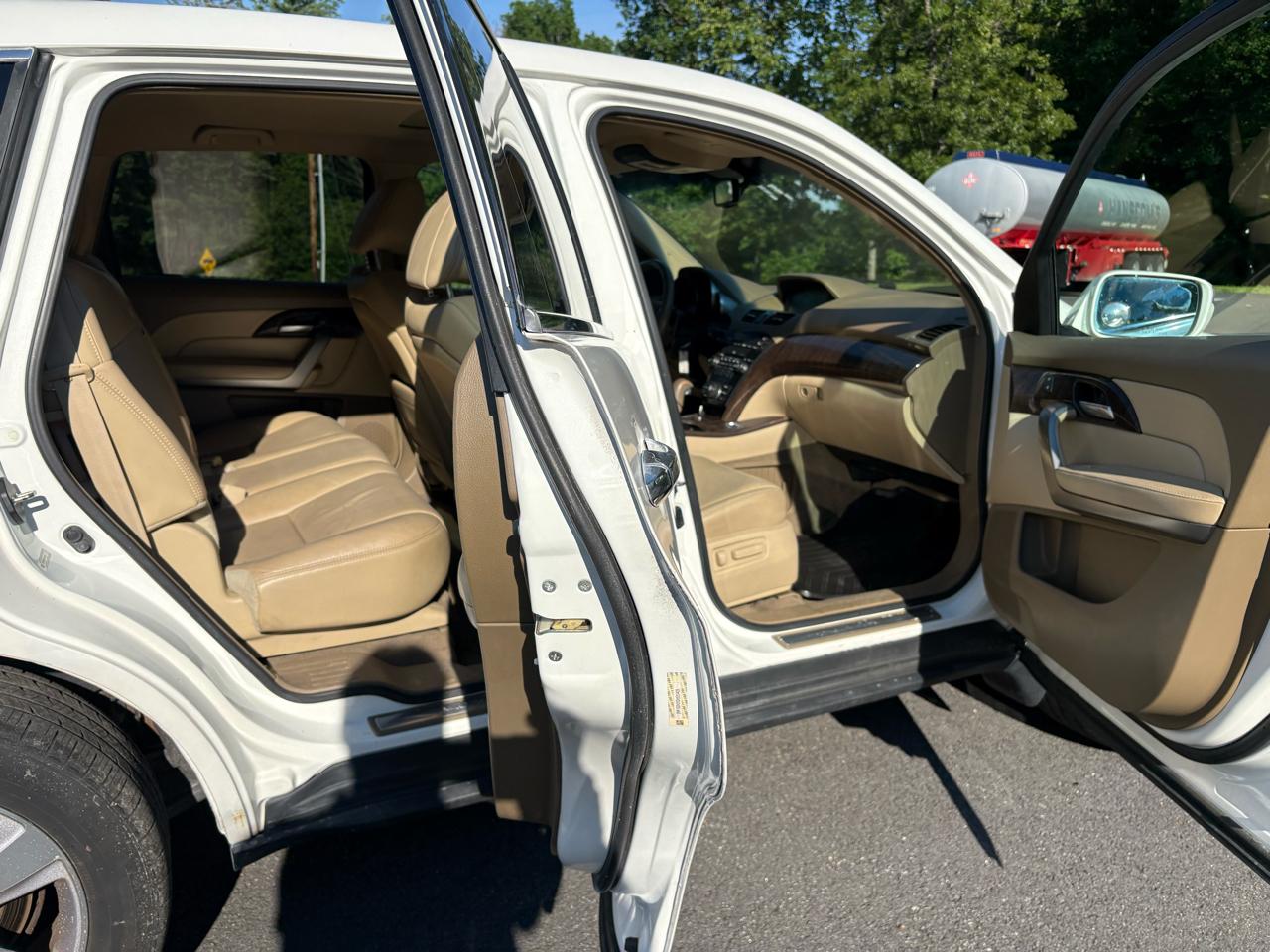 Acura MDX 6-Spd AT w/Tech Package 2013