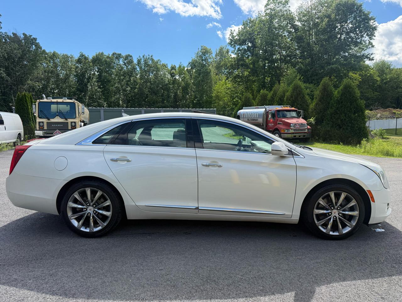 Cadillac XTS Luxury AWD 2013