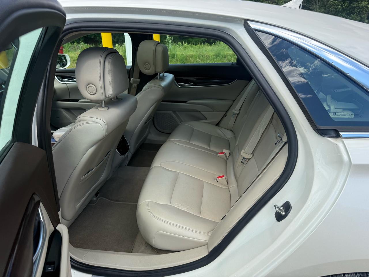 Cadillac XTS Luxury AWD 2013