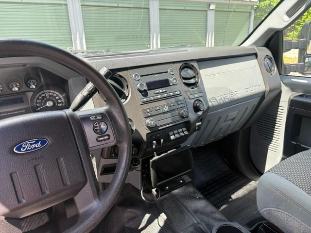 Ford F-350 SD XL Crew Cab 4WD 2015