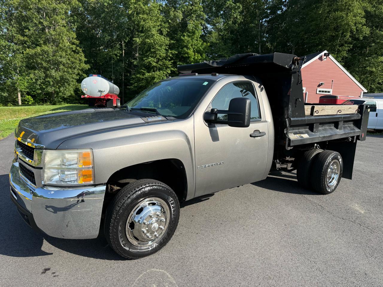 2009 Chevrolet Silverado HD Work Regular Cab SWB's photo