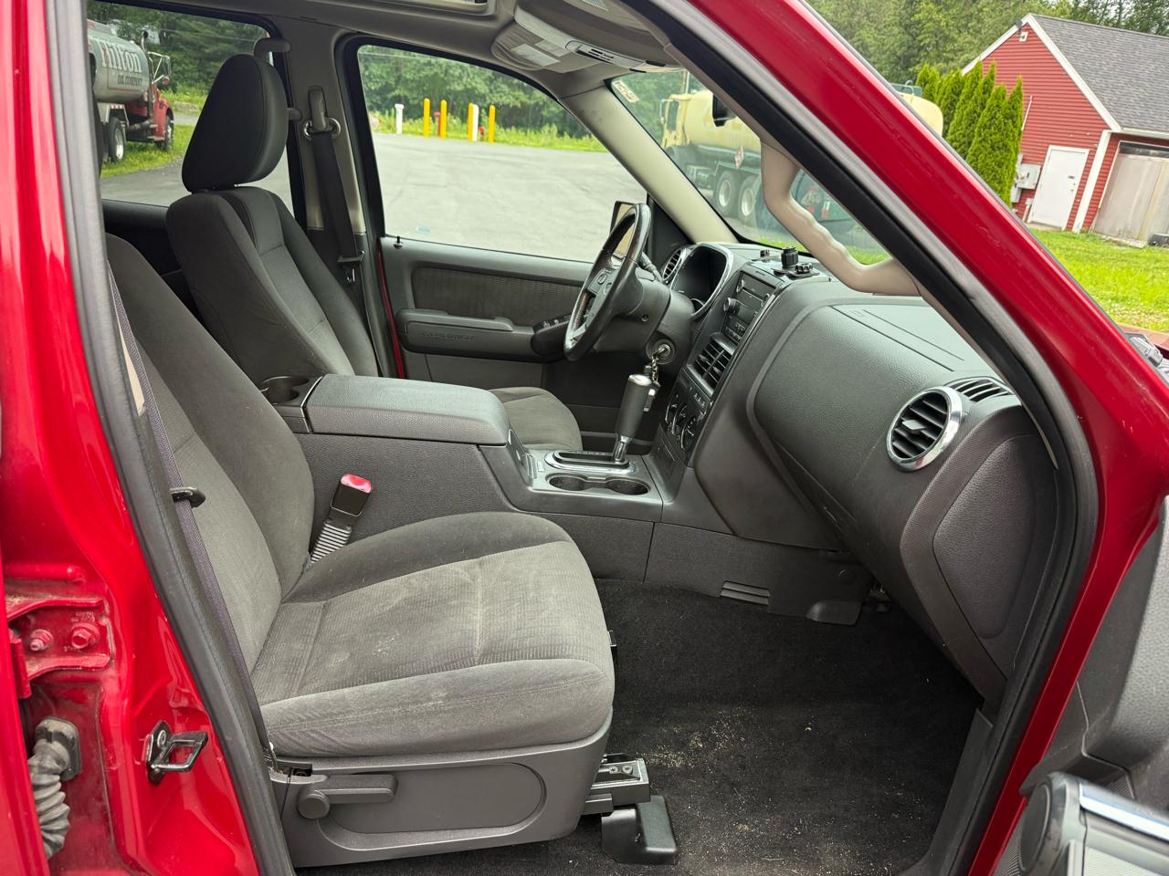 Ford Explorer XLT 4.0L 4WD 2009