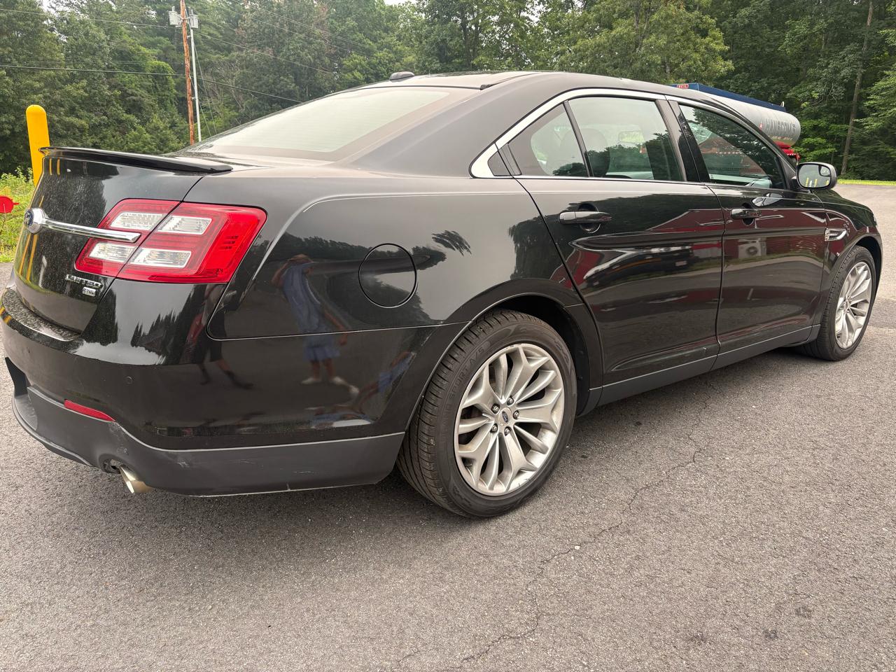 Ford Taurus Limited AWD 2015