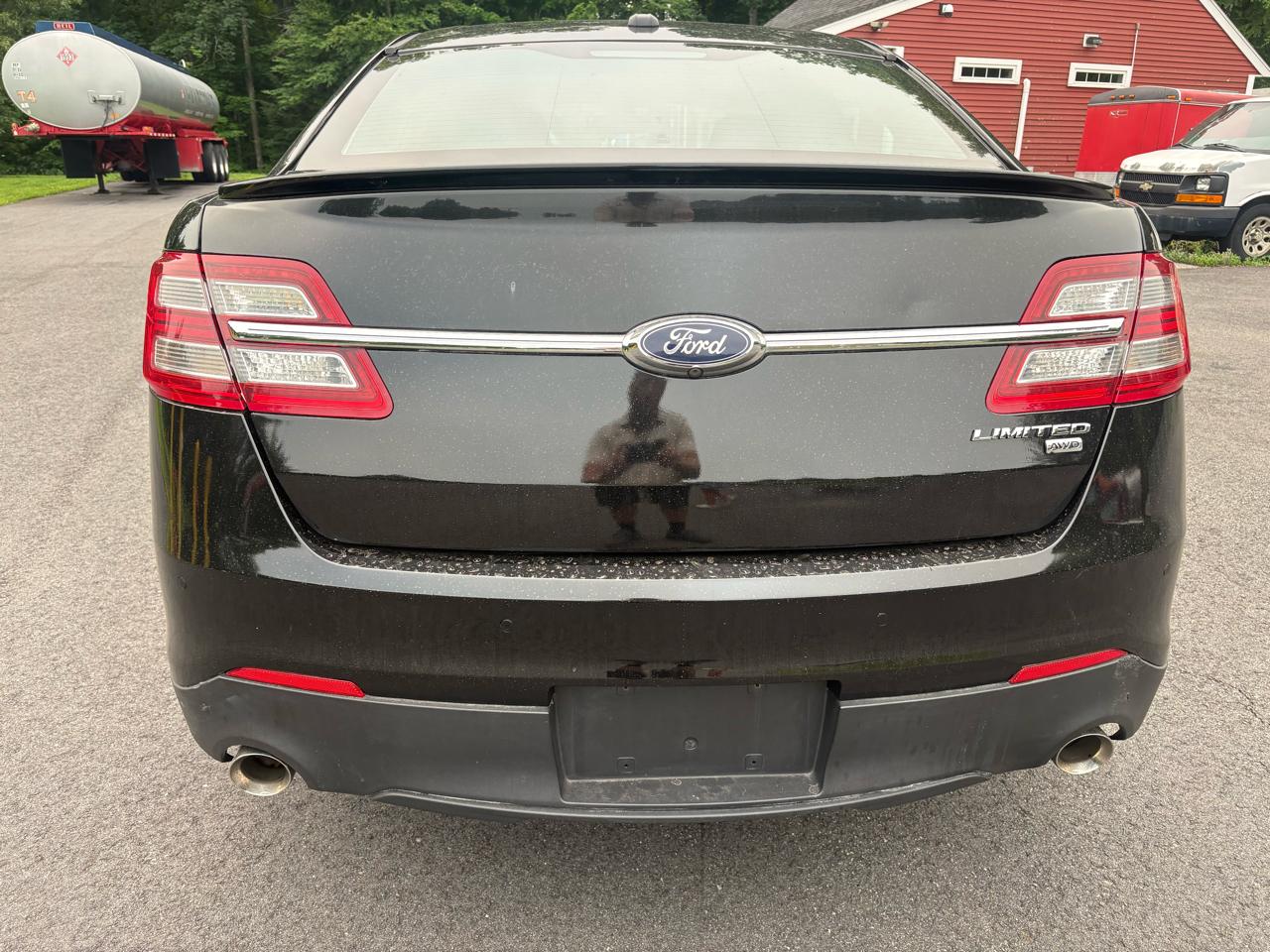 Ford Taurus Limited AWD 2015