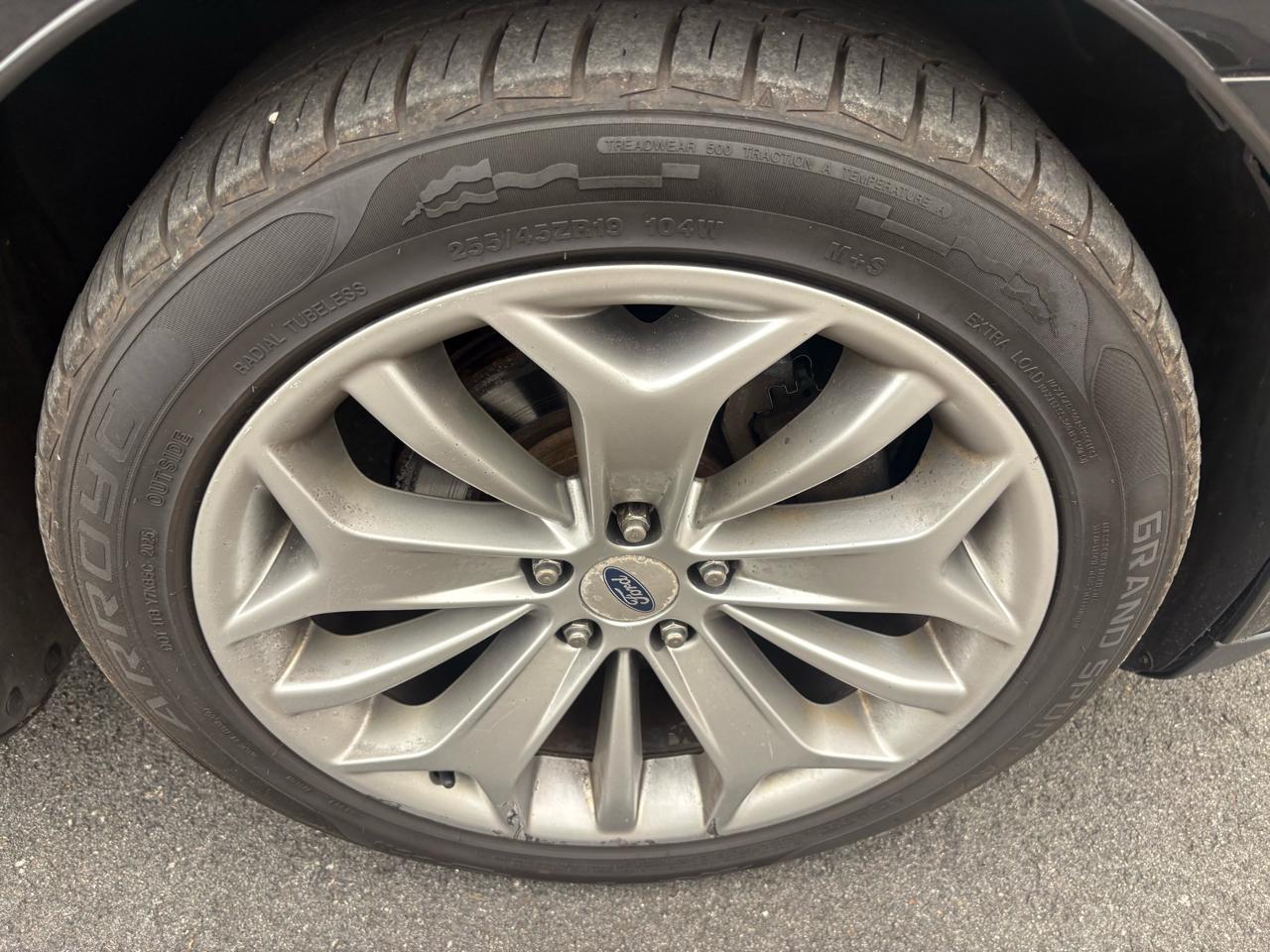 Ford Taurus Limited AWD 2015