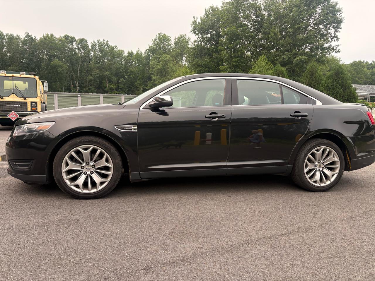Ford Taurus Limited AWD 2015