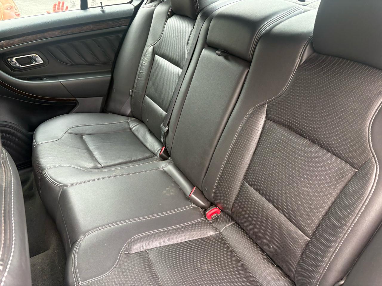 Ford Taurus Limited AWD 2015