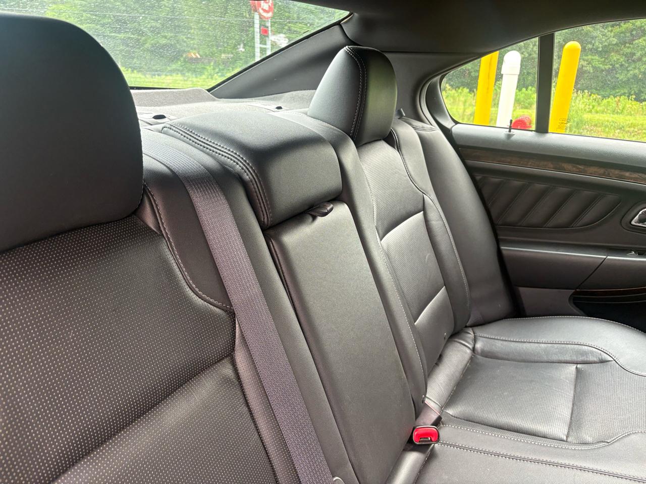 Ford Taurus Limited AWD 2015