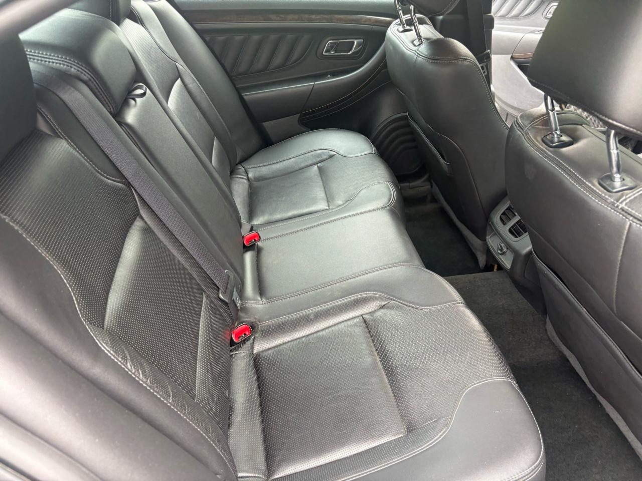 Ford Taurus Limited AWD 2015