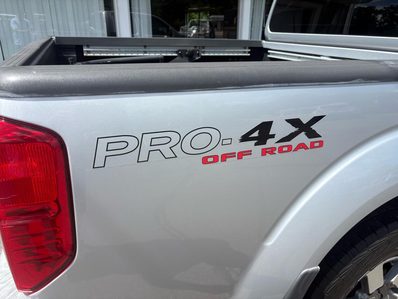 Nissan Frontier S Crew Cab 4WD 2011