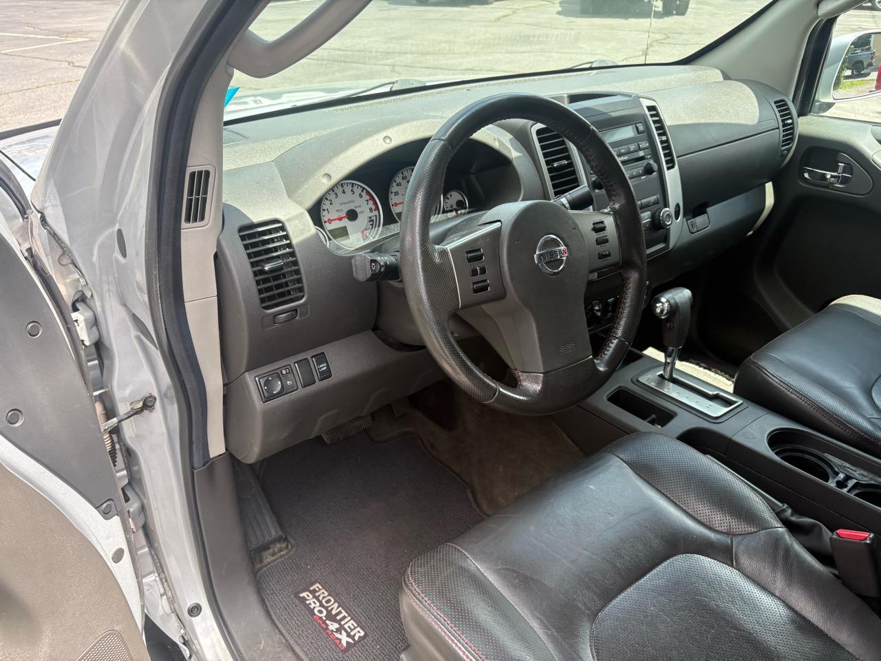 Nissan Frontier S Crew Cab 4WD 2011