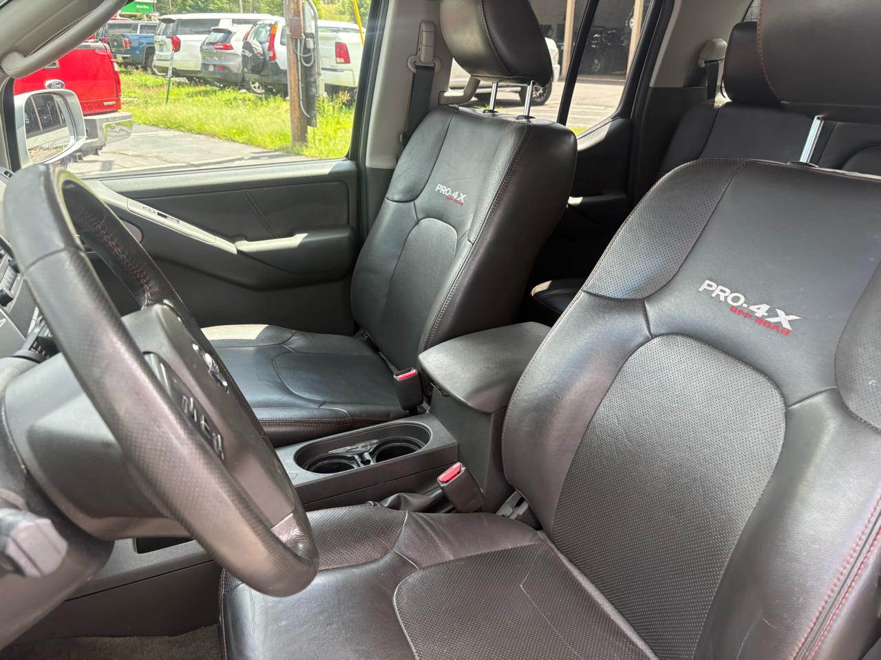 Nissan Frontier S Crew Cab 4WD 2011