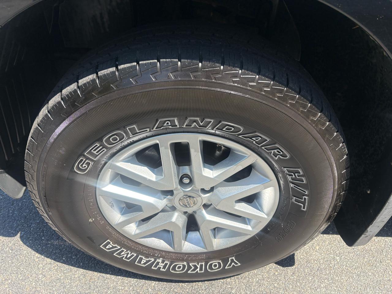 Nissan Frontier S Crew Cab 6MT 4WD 2014