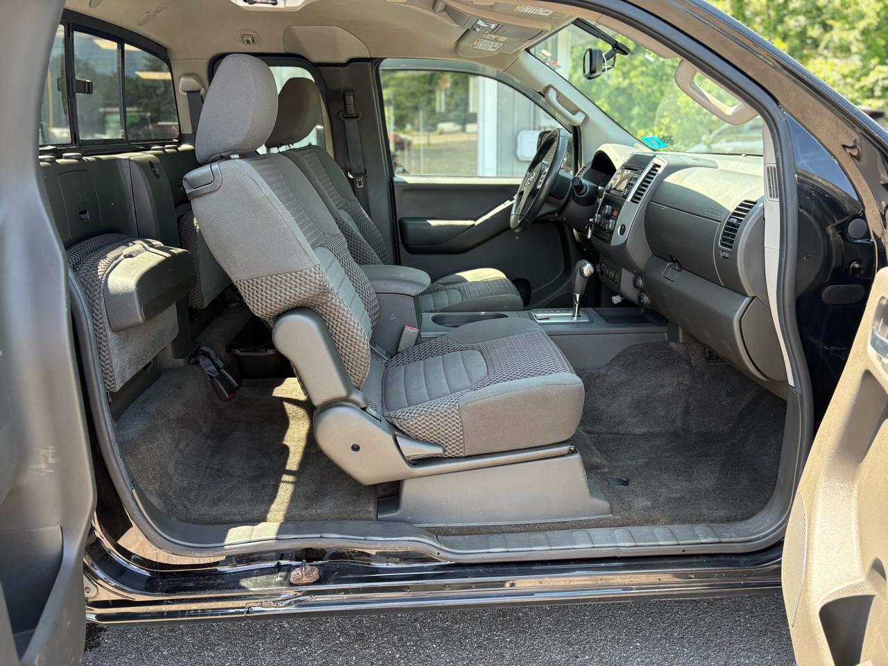 Nissan Frontier S Crew Cab 6MT 4WD 2014