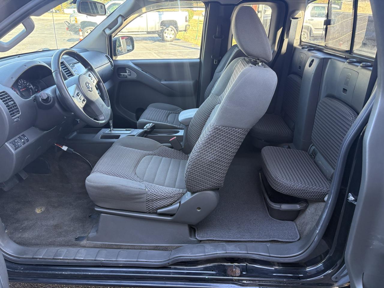 Nissan Frontier S Crew Cab 6MT 4WD 2014