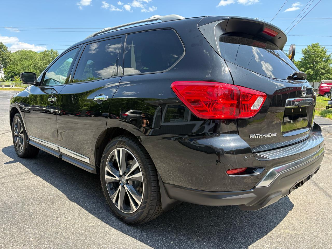 Nissan Pathfinder Platinum 4WD 2020