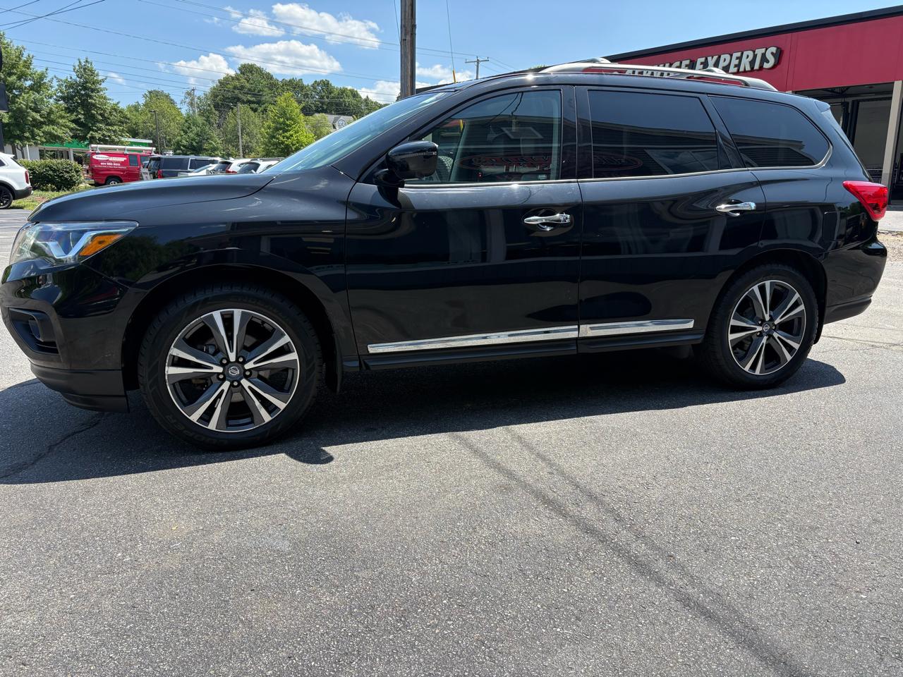 Nissan Pathfinder Platinum 4WD 2020