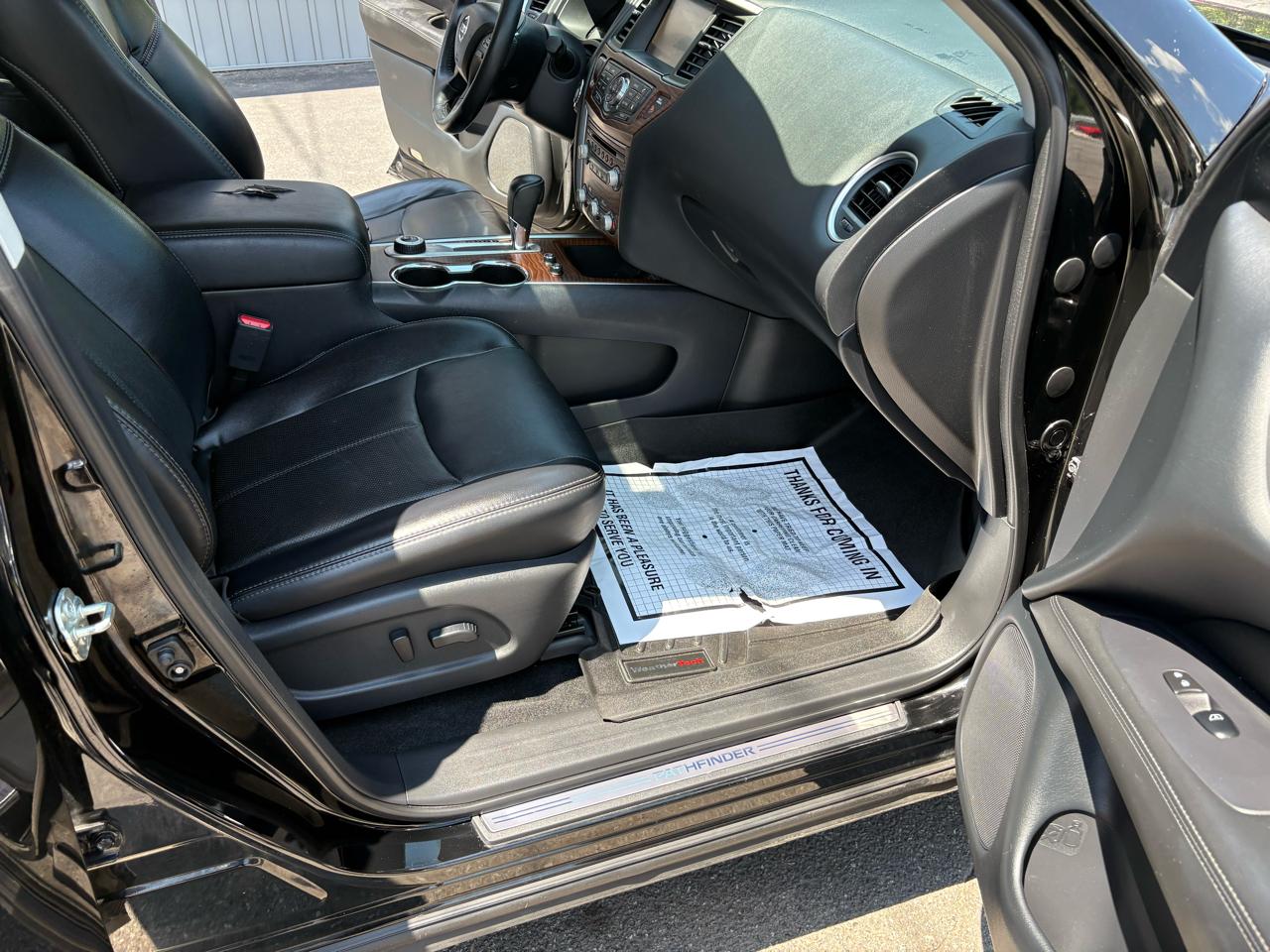 Nissan Pathfinder Platinum 4WD 2020