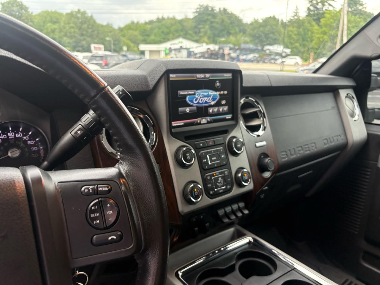 Ford F-350 SD Lariat Crew Cab 4WD 2015
