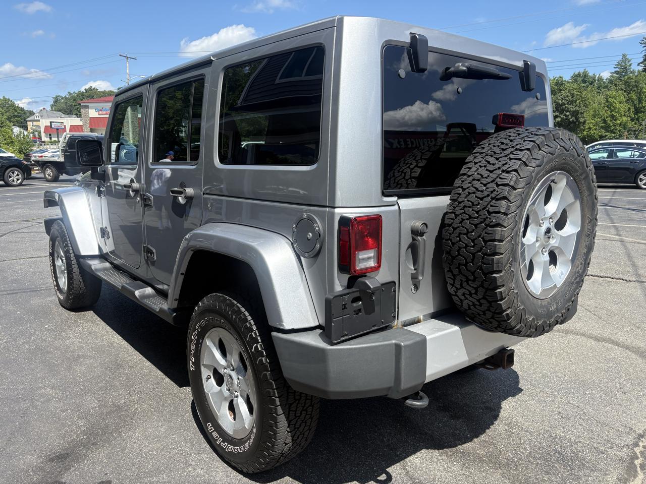 Jeep Wrangler Unlimited Sahara 4WD 2014