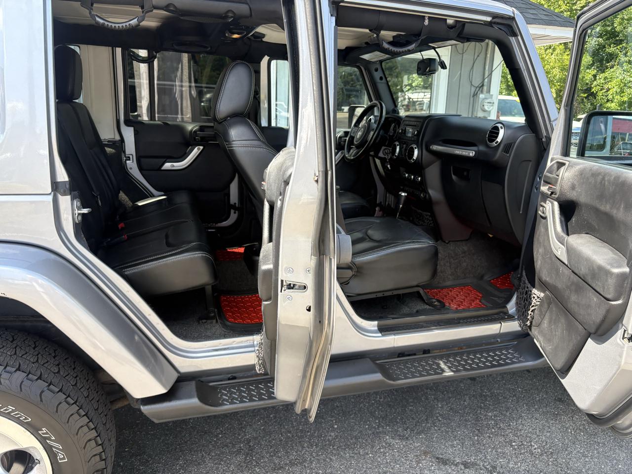 Jeep Wrangler Unlimited Sahara 4WD 2014