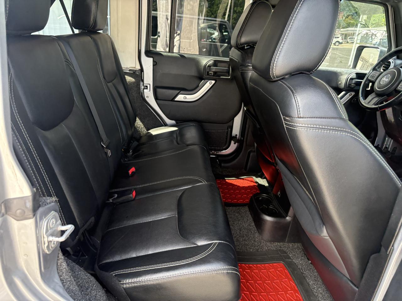 Jeep Wrangler Unlimited Sahara 4WD 2014