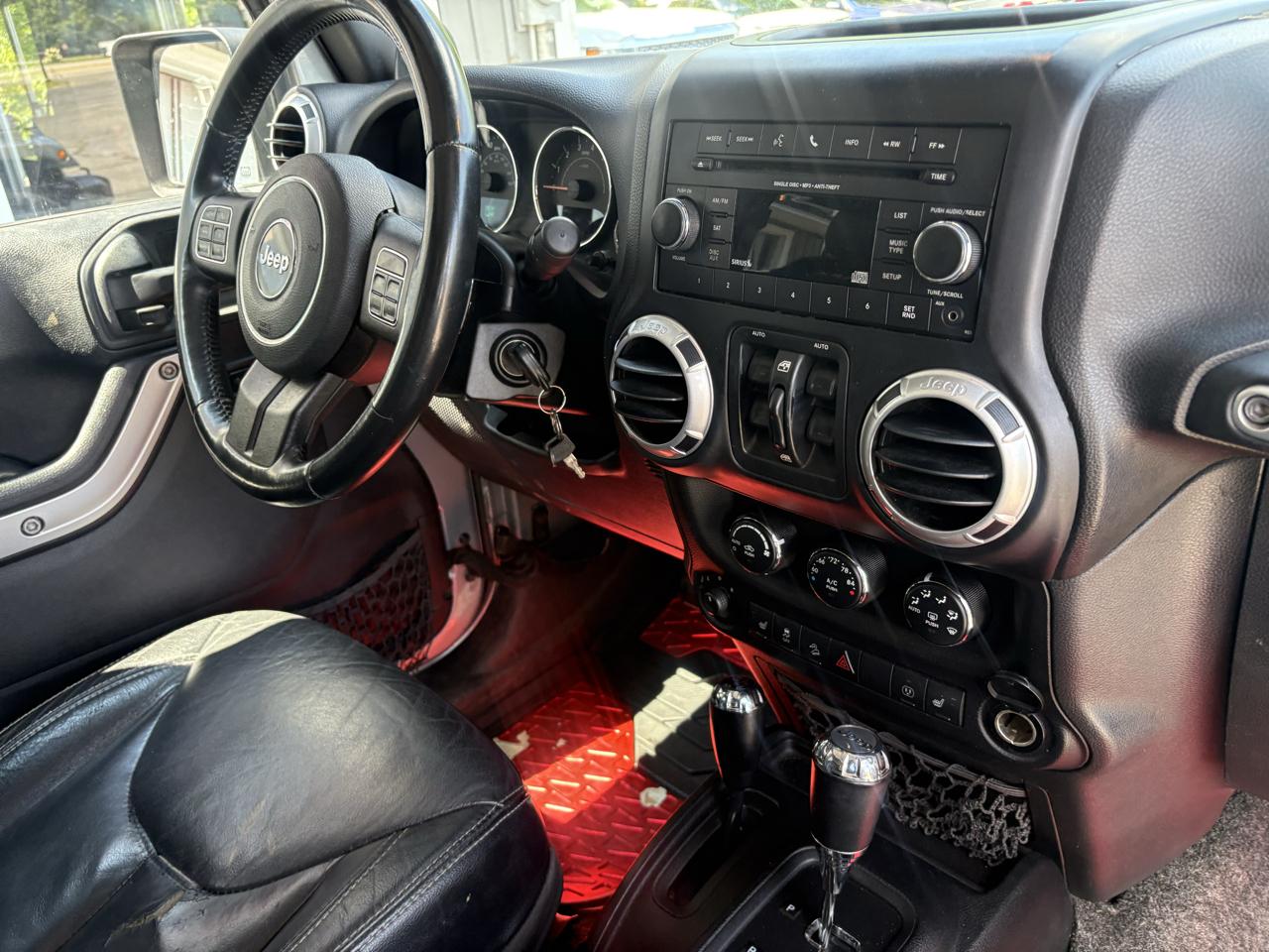Jeep Wrangler Unlimited Sahara 4WD 2014