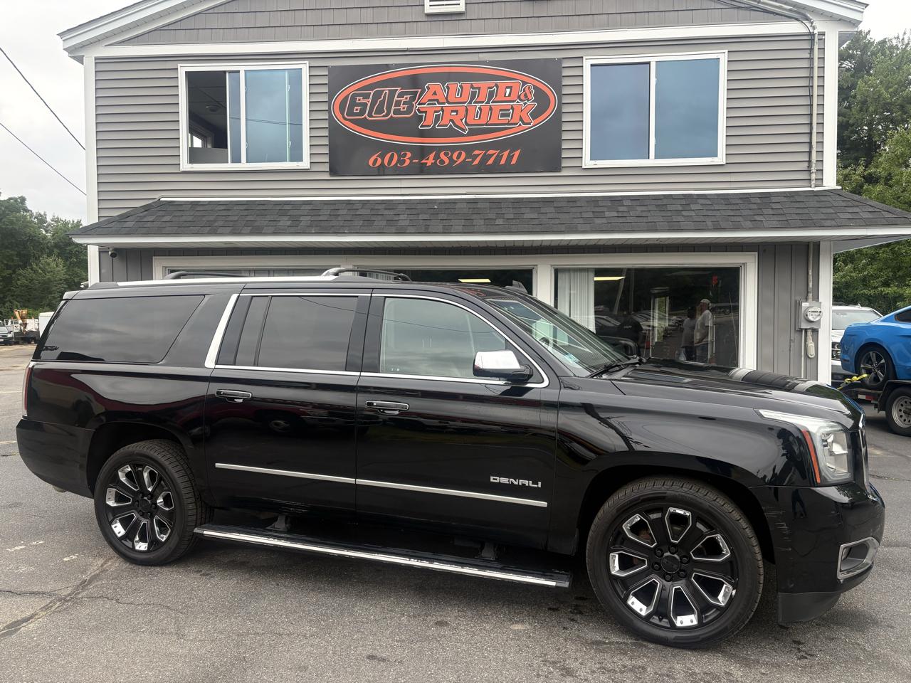 GMC Yukon XL Denali 4WD 2019