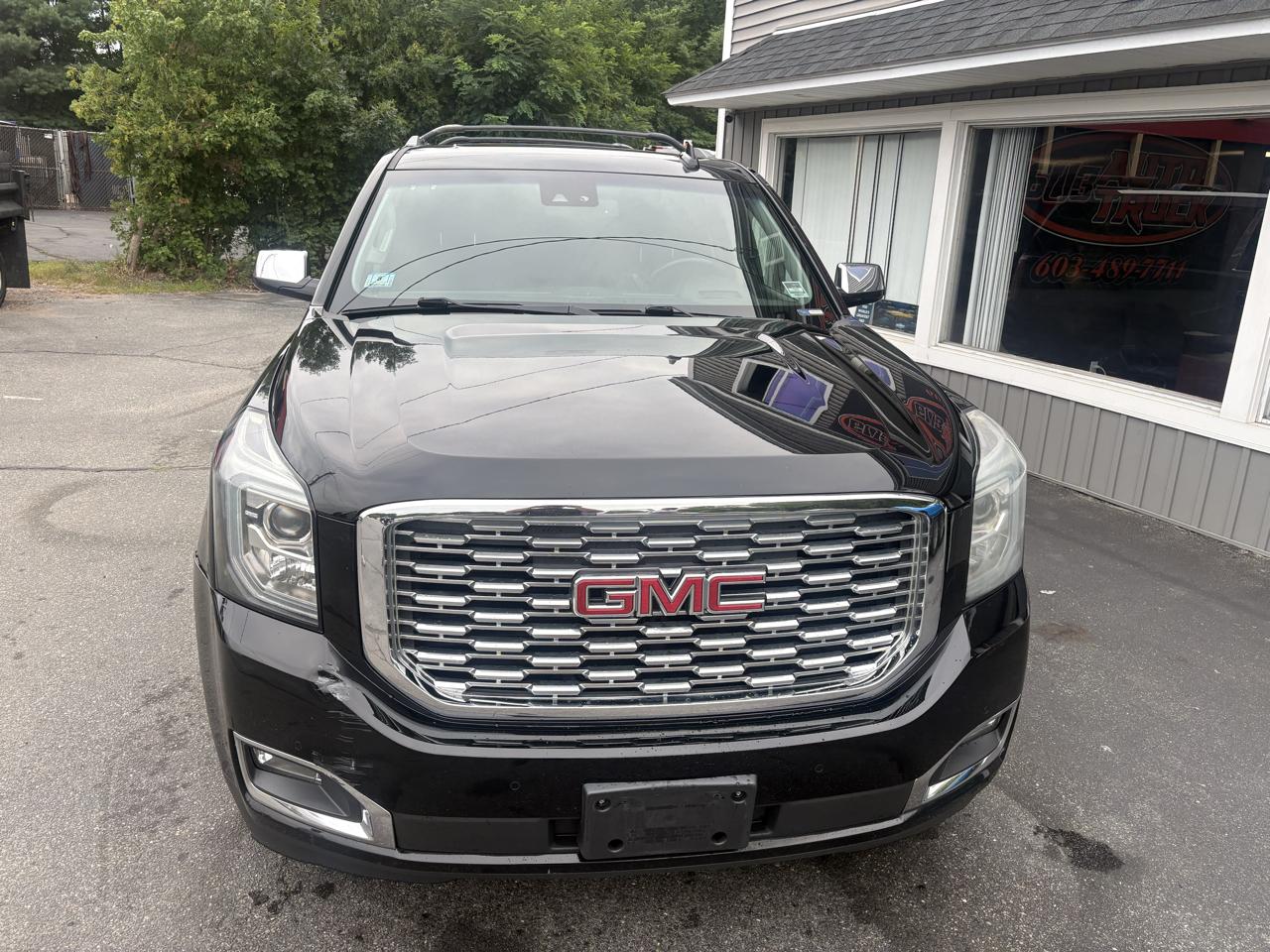 GMC Yukon XL Denali 4WD 2019