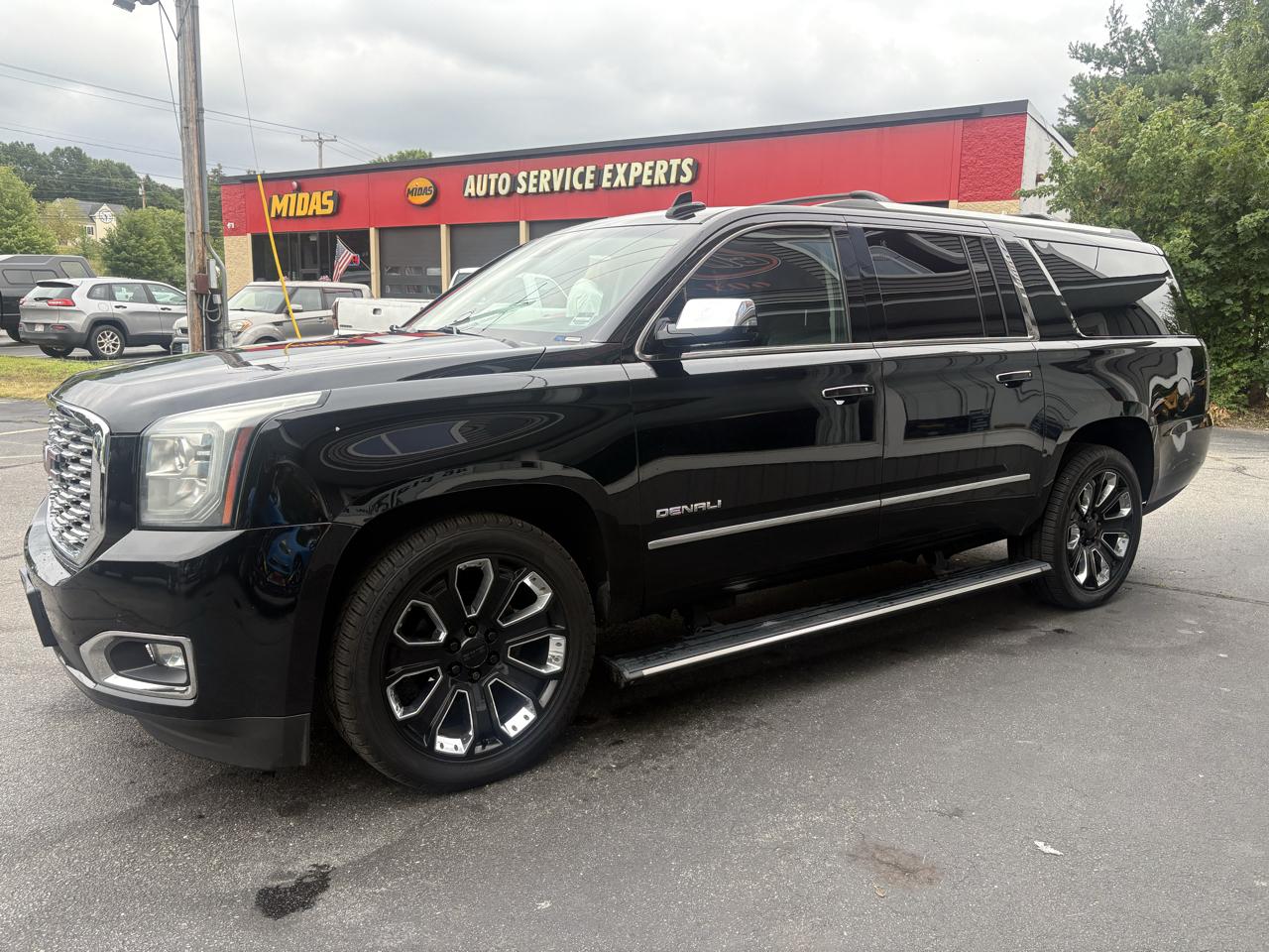 GMC Yukon XL Denali 4WD 2019