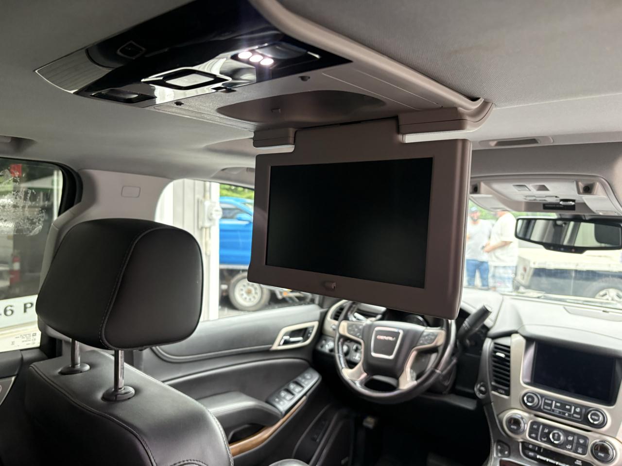 GMC Yukon XL Denali 4WD 2019